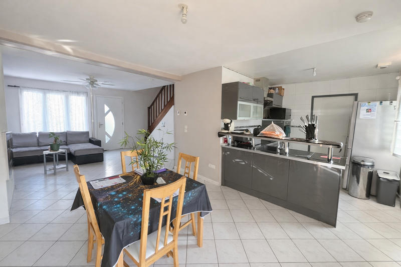 Maison - 98 m² - 5 pièces