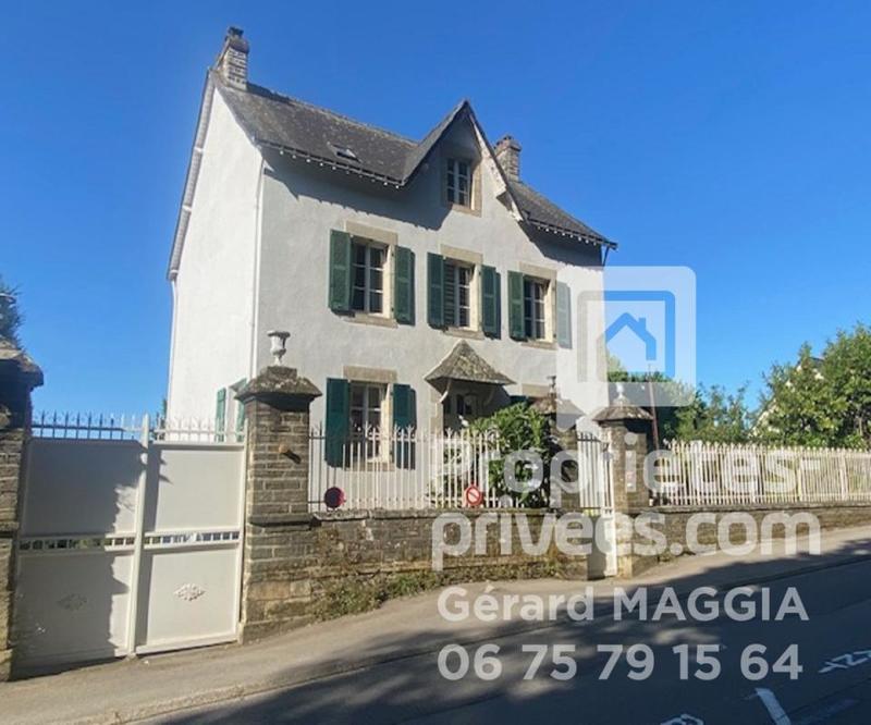 Propriété - 240 m² - 11 pièces