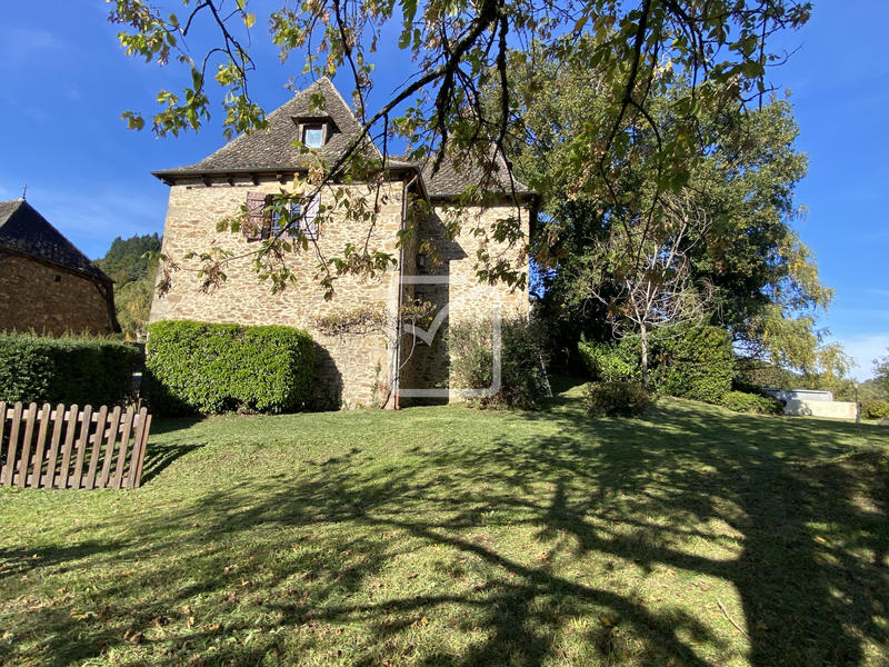 Maison - 298 m² - 12 pièces