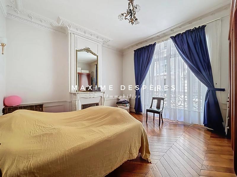 Appartement - 196 m² - 7 pièces