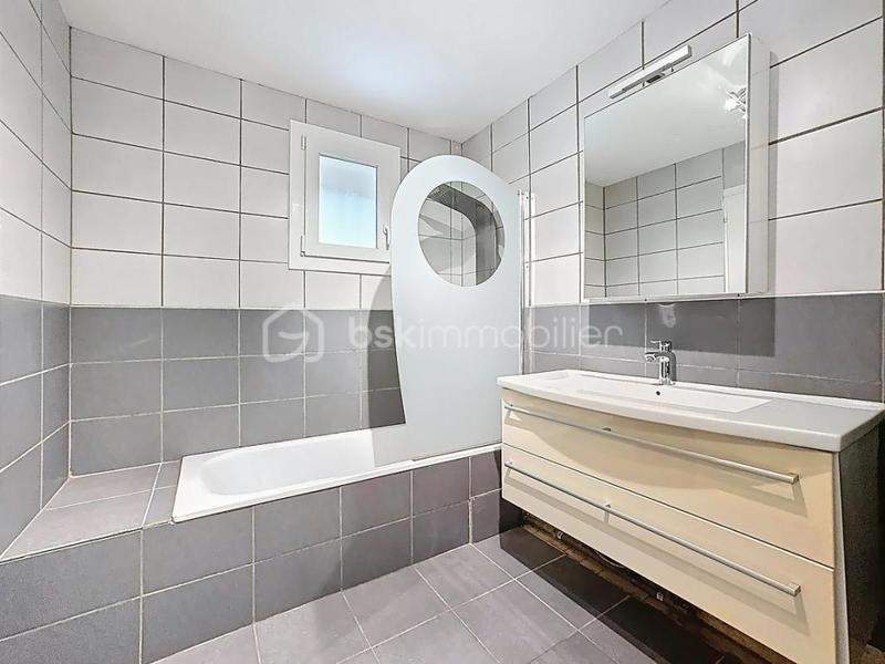 Maison - 94 m² - 5 pièces