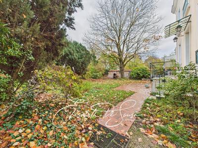 Maison de maîtres - 200 m² - 9 pièces