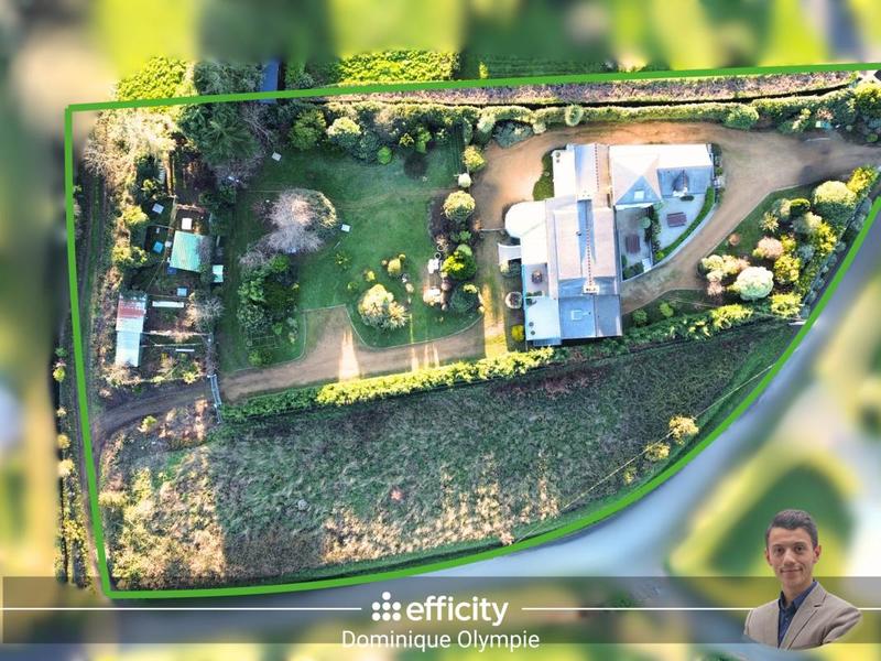 Maison - 340 m² - 16 pièces