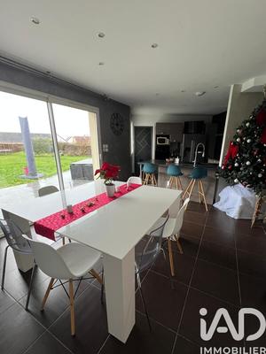 Maison - 144 m² - 8 pièces