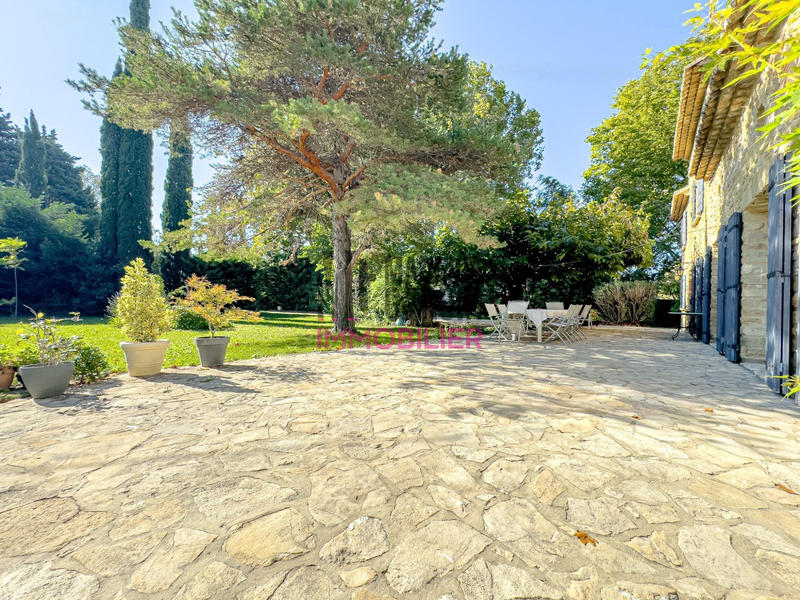 Mas - 271 m² - 6 pièces