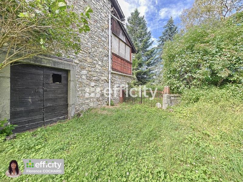 Maison - 410 m² - 9 pièces