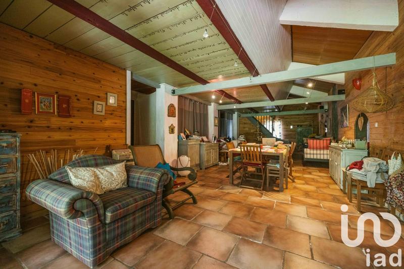 Maison - 200 m² - 6 pièces