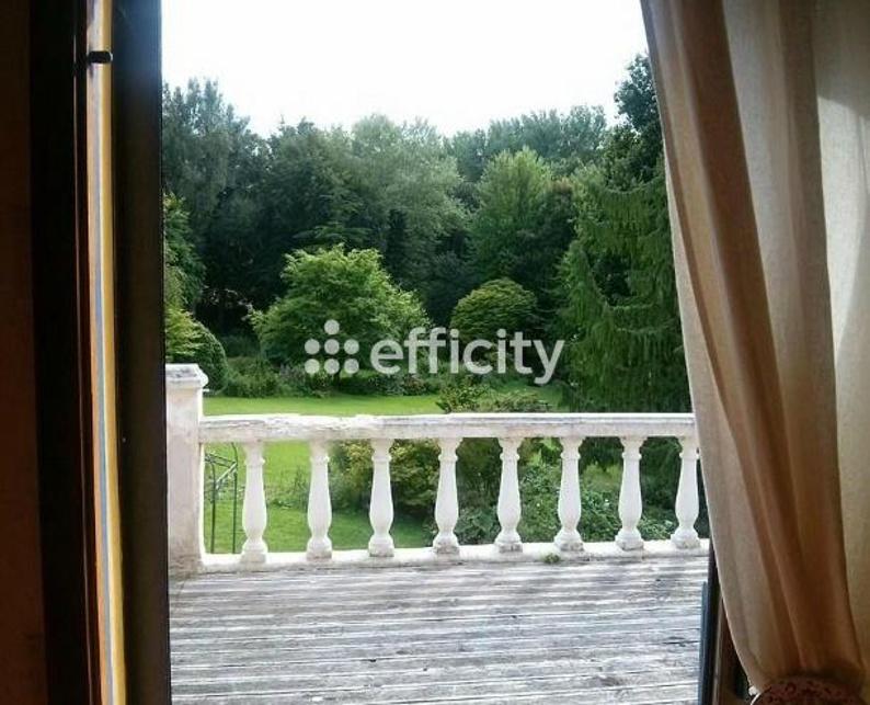 Maison - 221 m² - 7 pièces