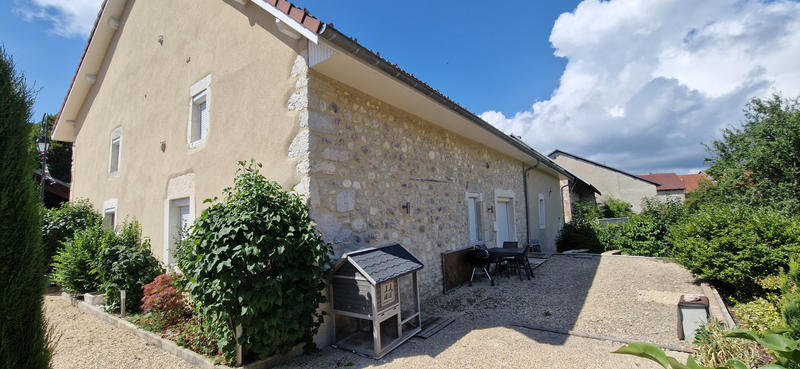Maison - 240 m² - 7 pièces