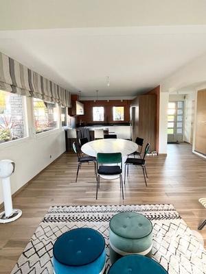 Maison - 212 m² - 8 pièces