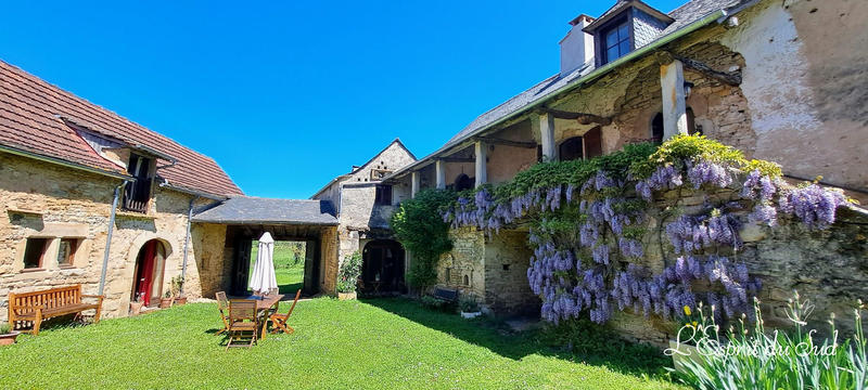 Mas - 418 m² - 19 pièces