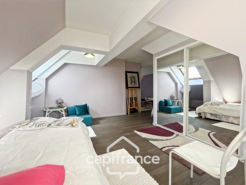 Maison - 215 m² - 7 pièces