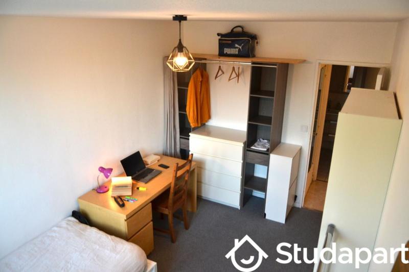 Chambre - 12 m² - 1 pièce