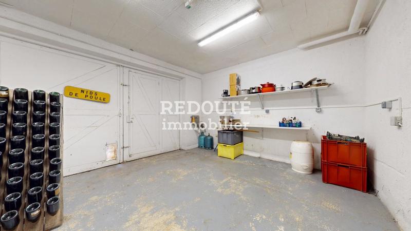 Propriété - 239 m² - 8 pièces