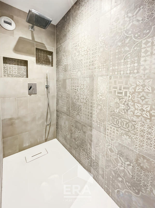 Appartement - 94 m² - 5 pièces