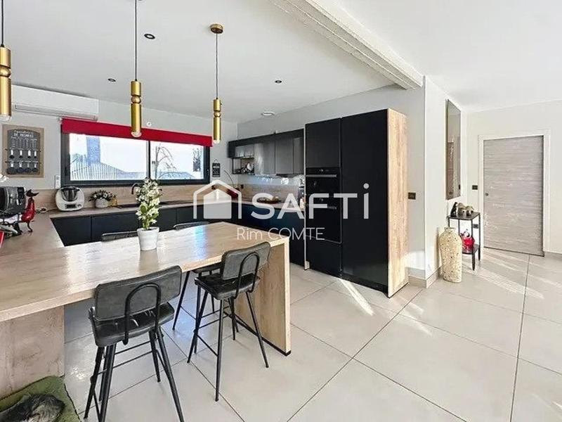 Maison - 127 m² - 5 pièces