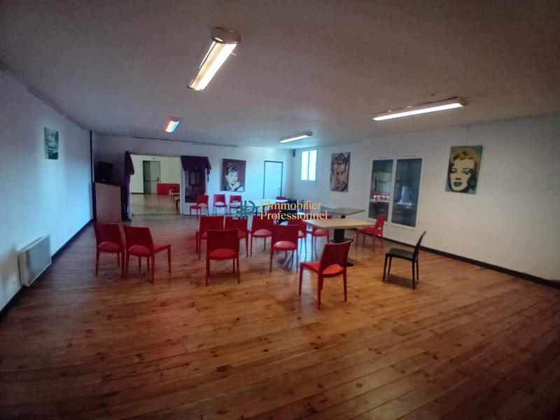 Local commercial - 320 m² - 4 pièces