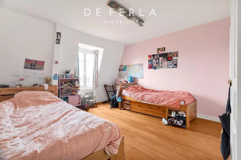 Appartement - 99 m² - 5 pièces