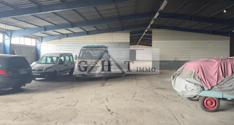 Entrepôt - 2 277 m²