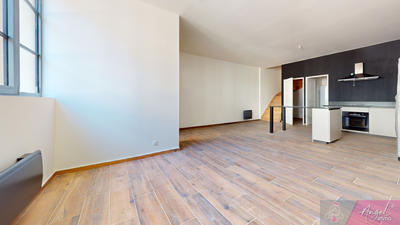 Triplex - 130 m² - 6 pièces