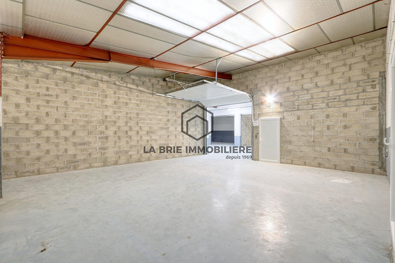 Local d'activité / Entrepôt - 70 m² - 1 pièce