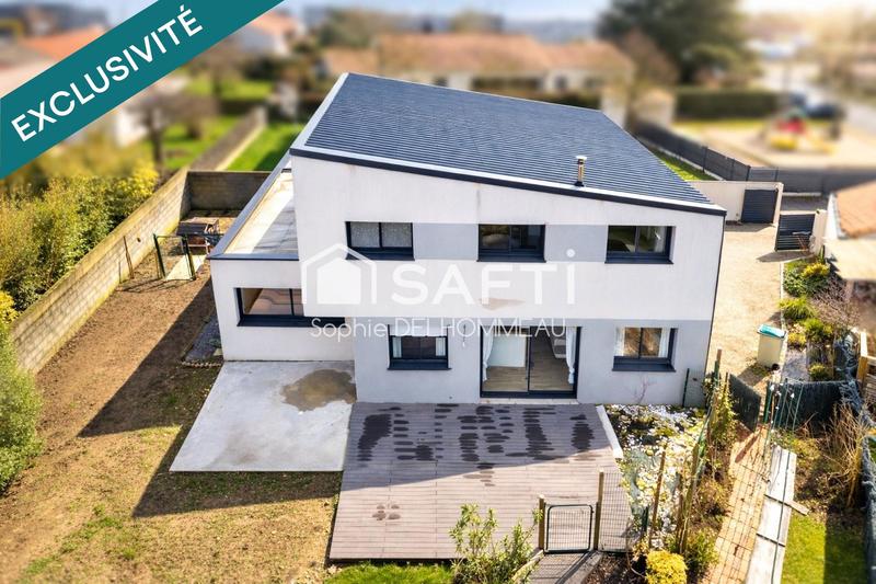 Maison - 196 m² - 9 pièces