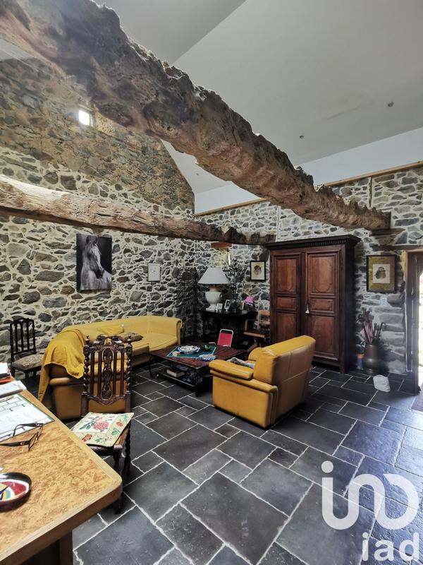 Maison - 236 m² - 8 pièces