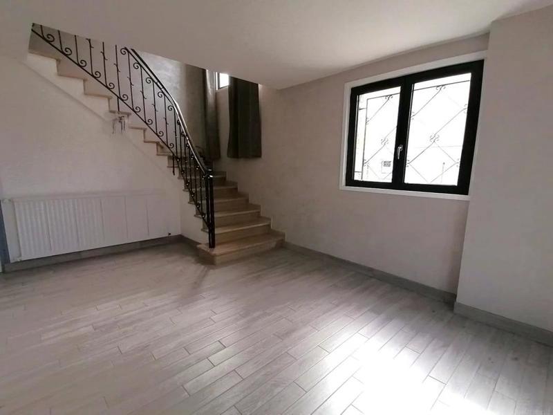 Maison - 161 m² - 6 pièces