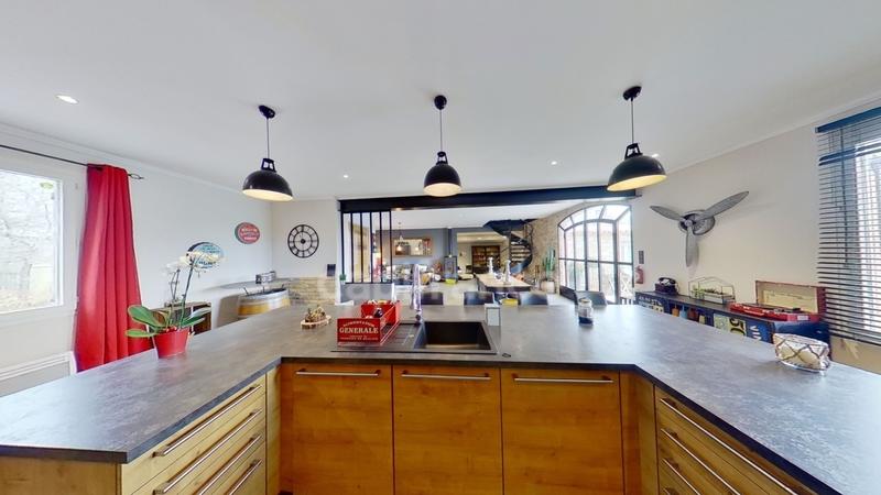 Maison - 200 m² - 6 pièces