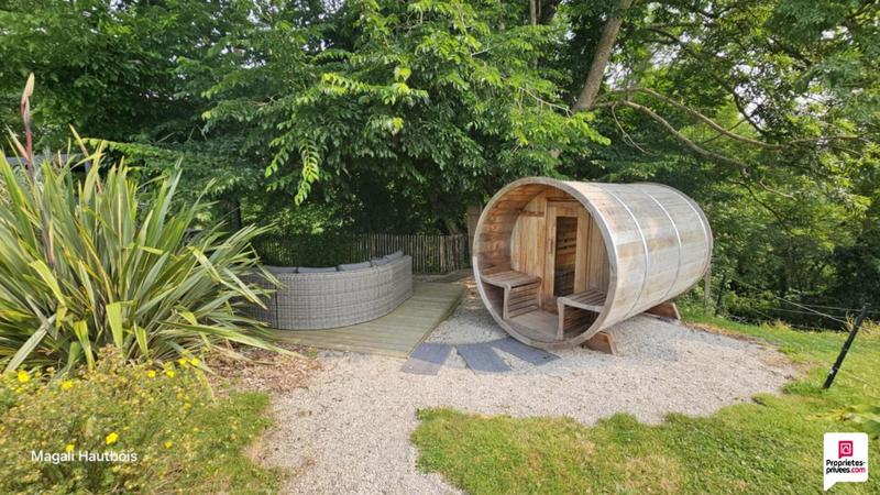 Demeure - 283 m² - 11 pièces