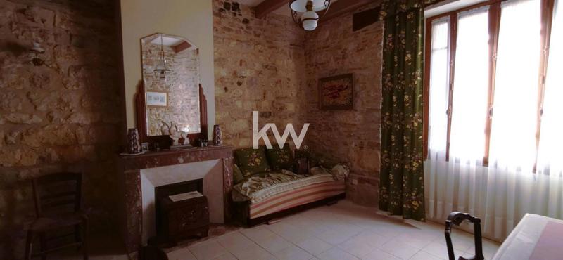 Maison - 216 m² - 8 pièces