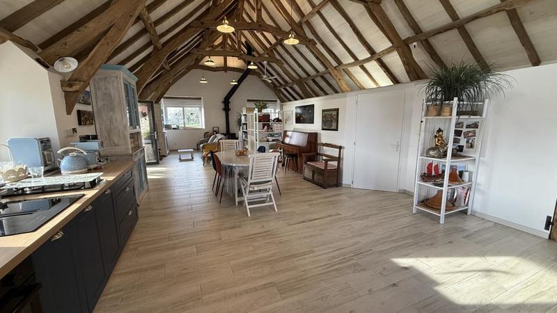 Maison - 238 m² - 10 pièces