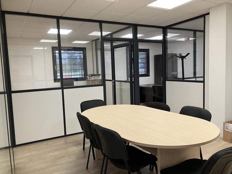 Bureau - 85 m² - 5 pièces