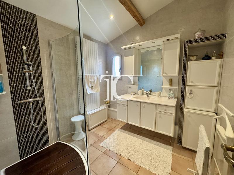 Villa - 172 m² - 5 pièces