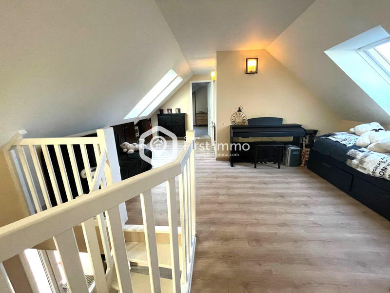 Maison - 230 m² - 7 pièces