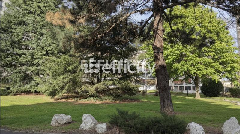 Appartement ancien - 90 m² - 5 pièces