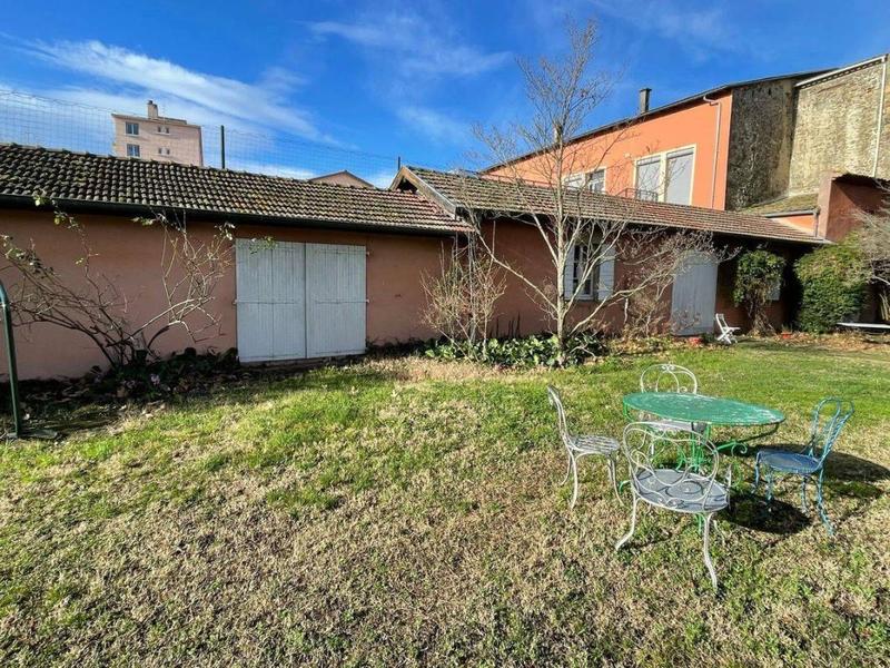 Propriété - 700 m² - 22 pièces