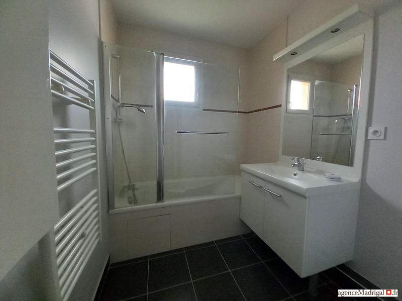 Appartement - 70 m² - 3 pièces