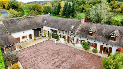 Maison - 277 m² - 7 pièces