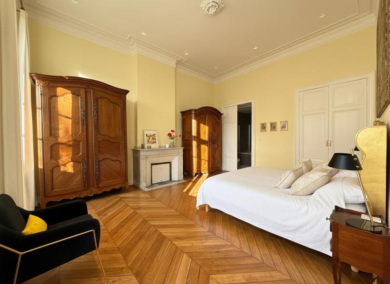 Appartement - 165 m² - 4 pièces