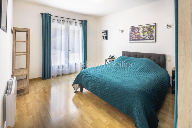 Propriété - 324 m² - 13 pièces