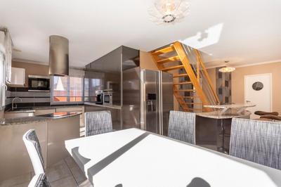 Maison - 163 m² - 6 pièces