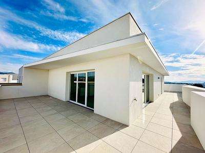 Appartement - 101 m² - 4 pièces