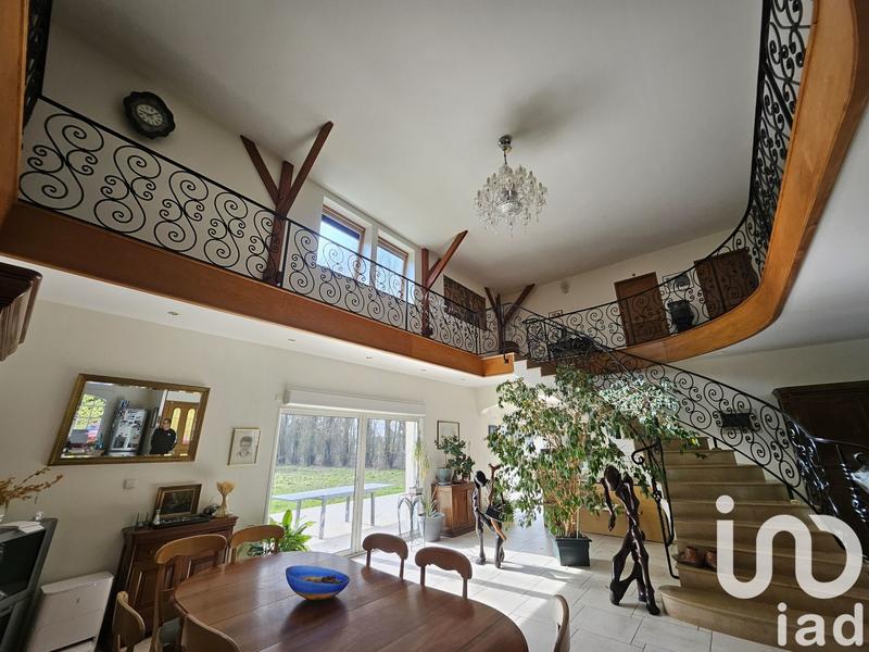 Maison - 360 m² - 10 pièces