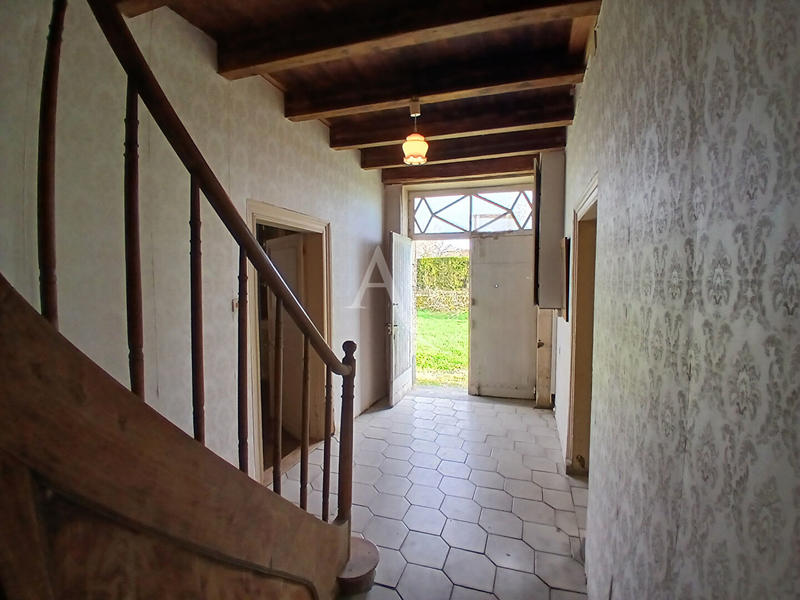 Maison - 210 m² - 6 pièces