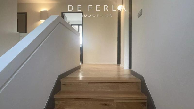 Demeure - 50 m² - 10 pièces