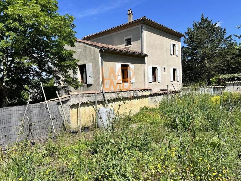 Maison - 225 m² - 6 pièces