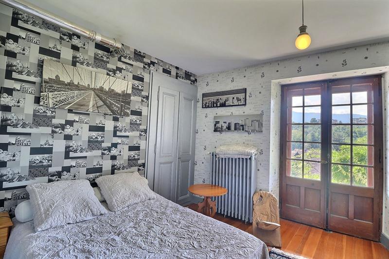 Maison - 210 m² - 8 pièces