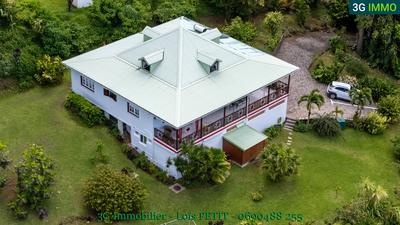 Maison - 290 m² - 8 pièces