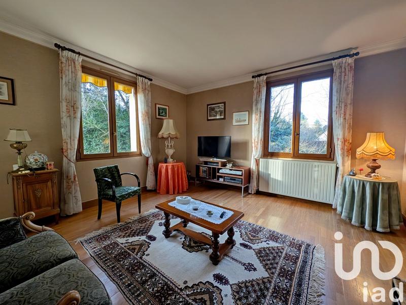 Maison - 213 m² - 9 pièces